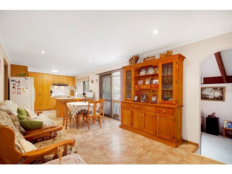 87 John Fawkner Drive, Endeavour Hills VIC 3802