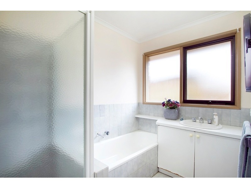 87 John Fawkner Drive, Endeavour Hills VIC 3802