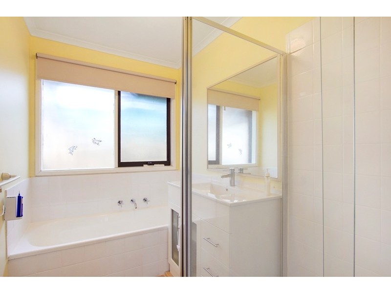 34 Blackwood Drive, Narre Warren VIC 3805