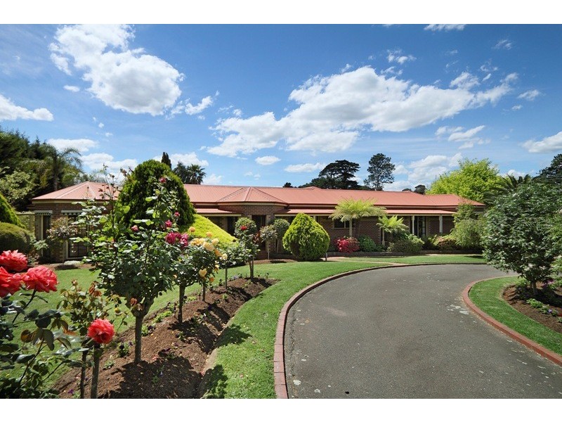 11 Tandderwen Court, Narre Warren North VIC 3804