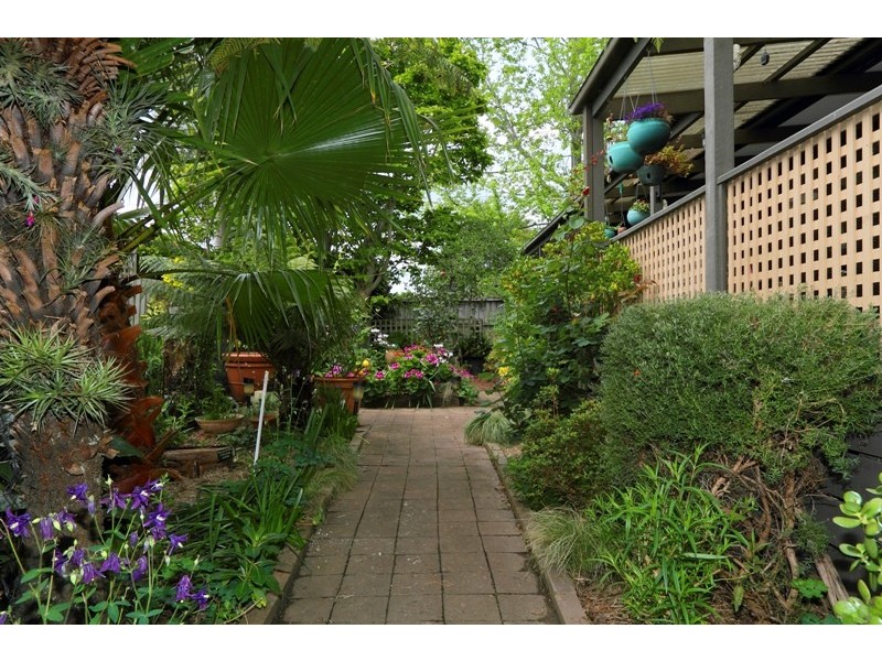 16 Lloyd Avenue, Narre Warren VIC 3805