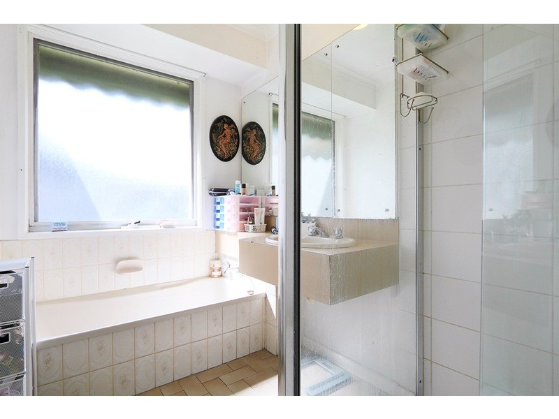 44 Crossdale Rise, Endeavour Hills VIC 3802