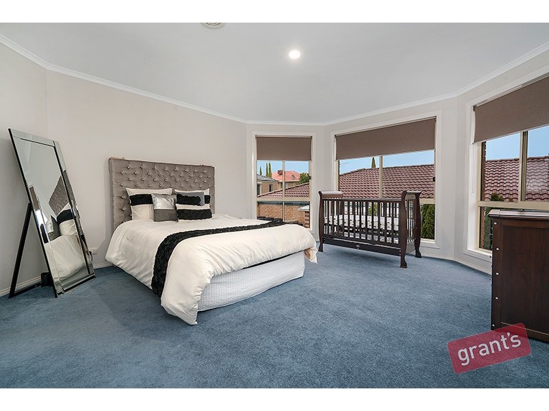 1 Sir Harold Close, Endeavour Hills VIC 3802