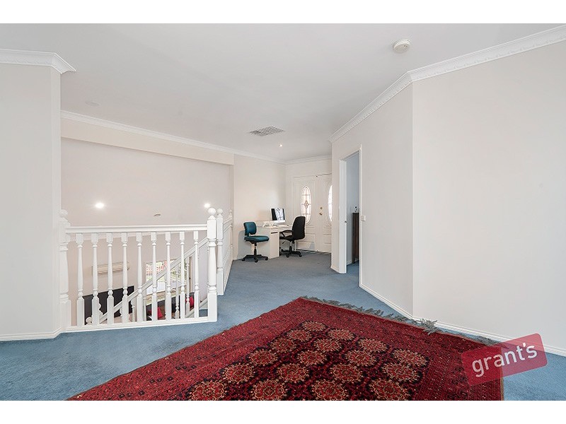 1 Sir Harold Close, Endeavour Hills VIC 3802