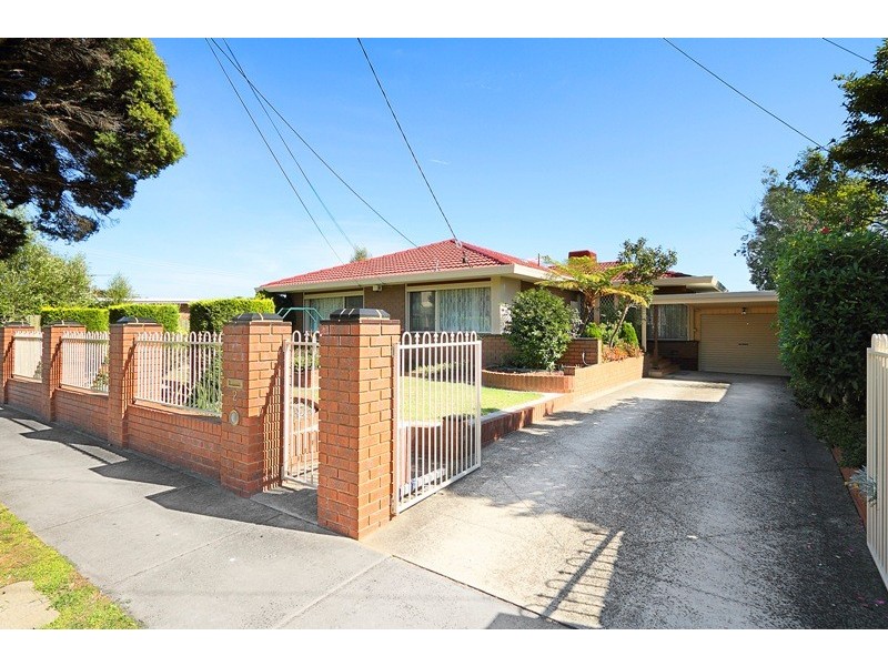 2 Waranga Street, Dandenong North VIC 3175