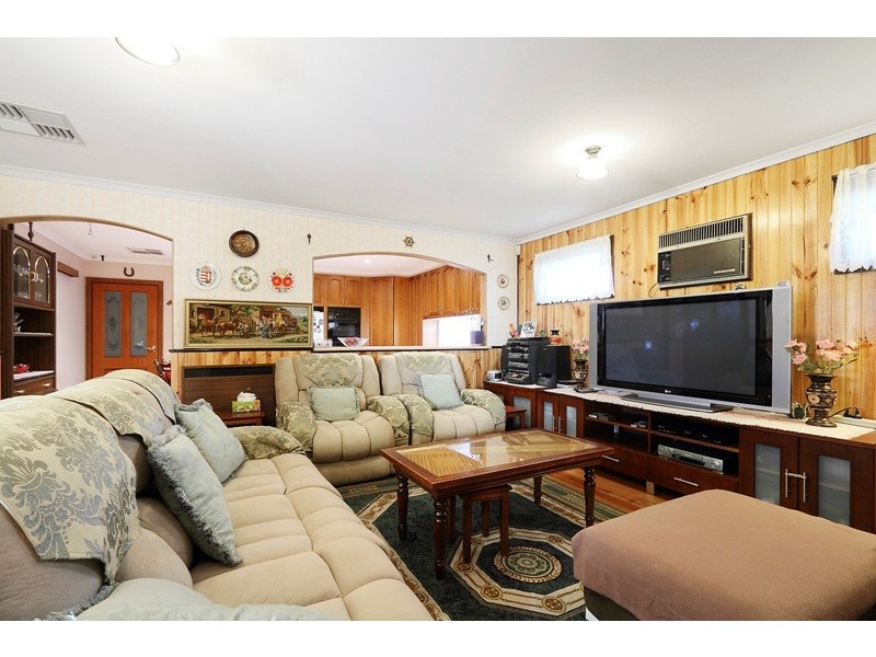 2 Waranga Street, Dandenong North VIC 3175