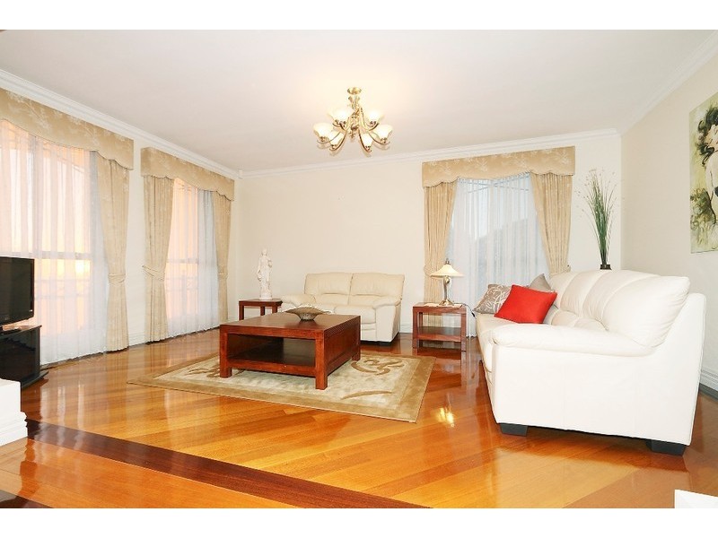 6 The Rise, Narre Warren VIC 3805