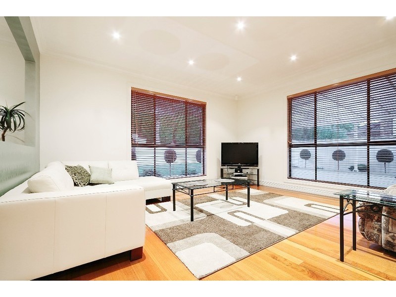 6 The Rise, Narre Warren VIC 3805