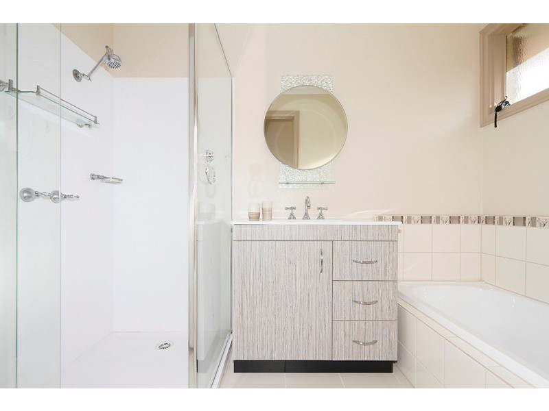 10 Heatherlea Crescent, Narre Warren VIC 3805