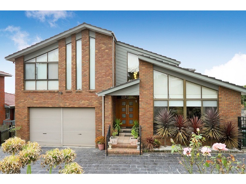 4 Landsborough Close, Endeavour Hills VIC 3802