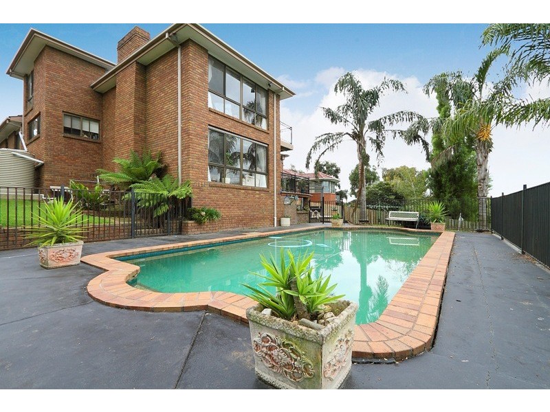 4 Landsborough Close, Endeavour Hills VIC 3802