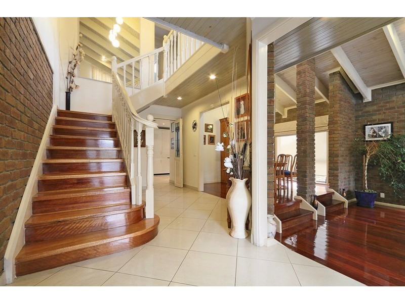 4 Landsborough Close, Endeavour Hills VIC 3802