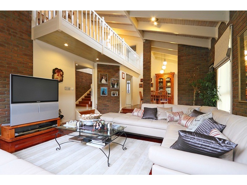 4 Landsborough Close, Endeavour Hills VIC 3802
