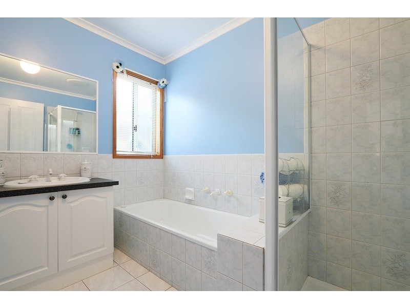 2 Plough Rise, Narre Warren South VIC 3805