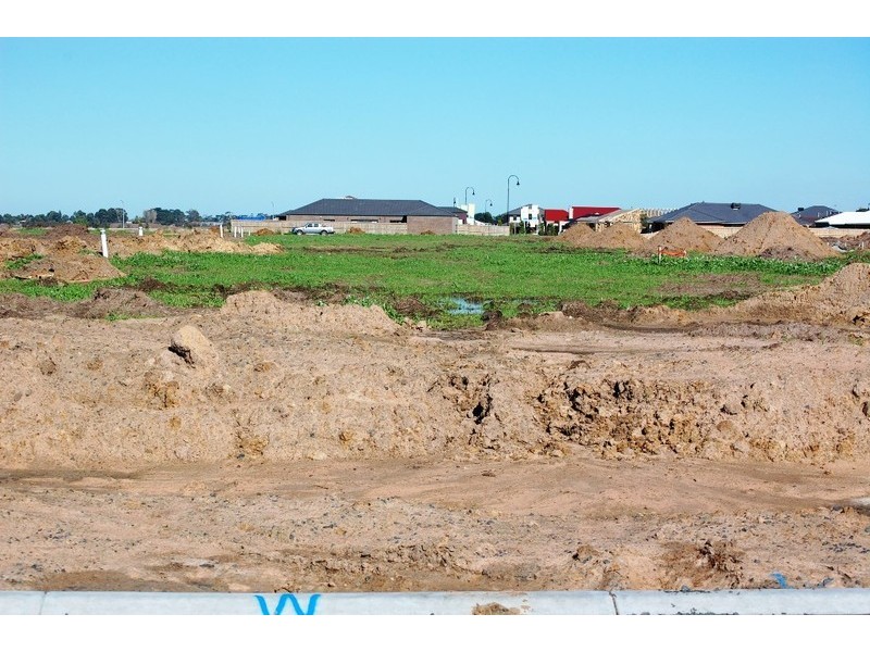 85 Donohue Street, Cranbourne East VIC 3977