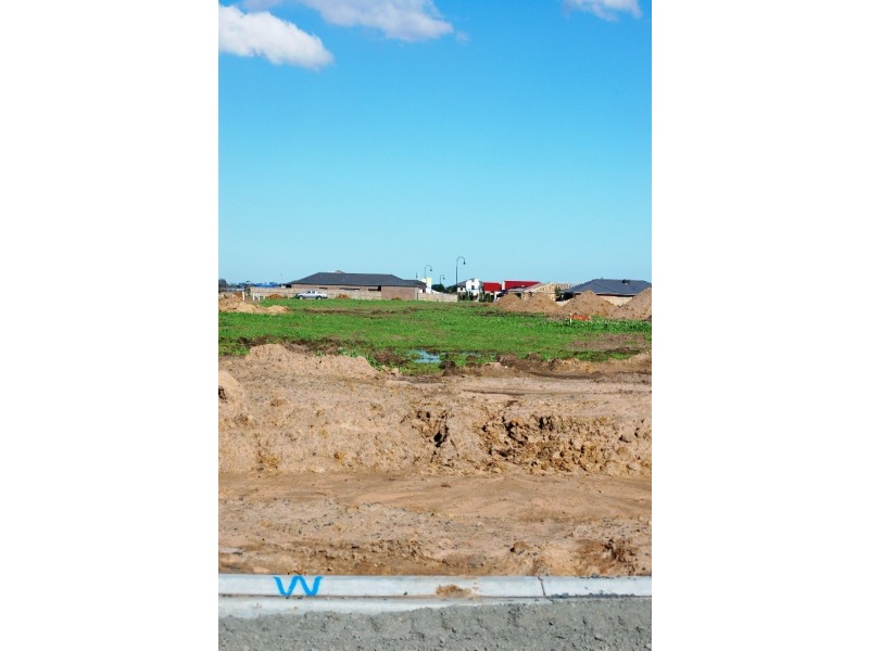 85 Donohue Street, Cranbourne East VIC 3977