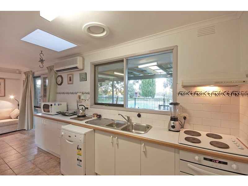 104 Browns Road, Devon Meadows VIC 3977