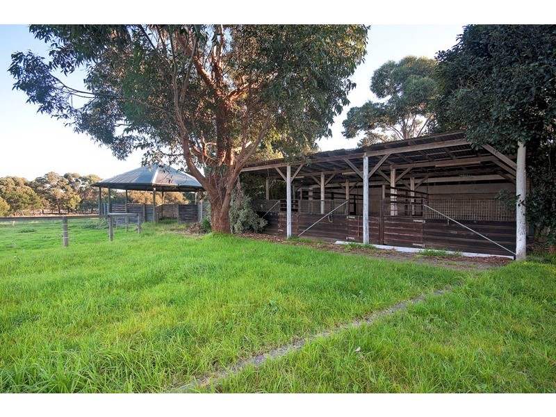 104 Browns Road, Devon Meadows VIC 3977