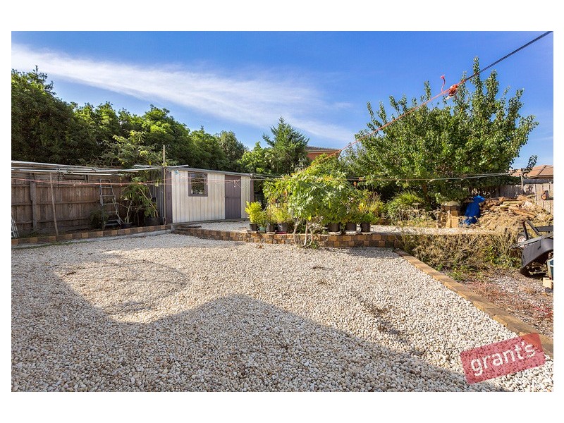 8 John Hunter Drive, Endeavour Hills VIC 3802