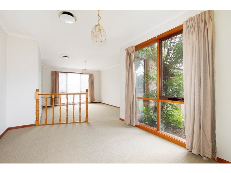 73 Fleetwood Drive, Narre Warren VIC 3805