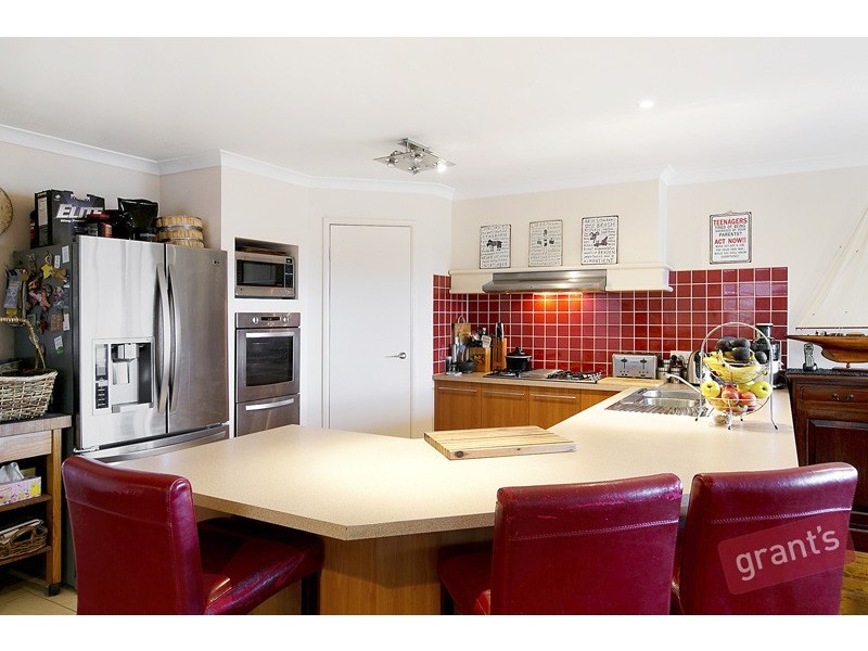 9 Hanrahan Wynd, Lynbrook VIC 3975