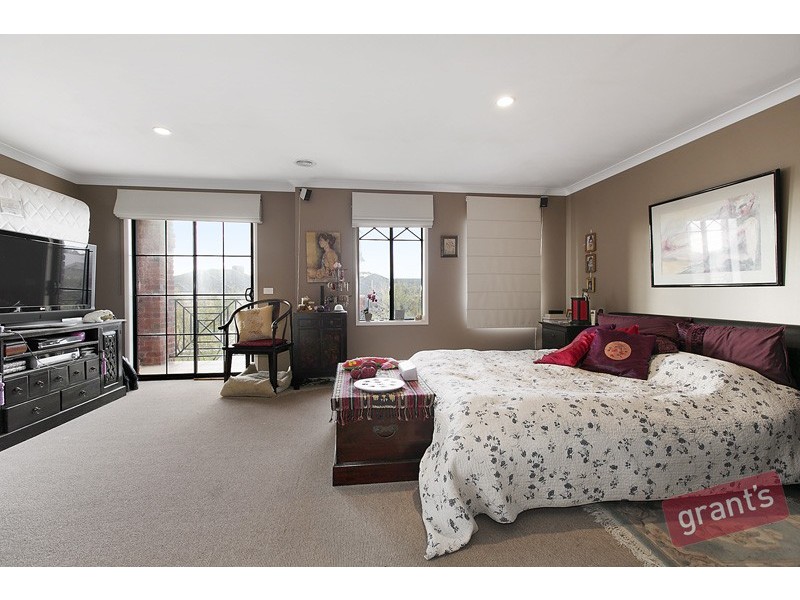 9 Hanrahan Wynd, Lynbrook VIC 3975