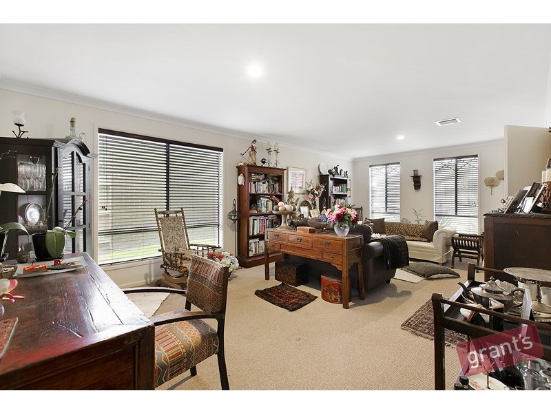 9 Hanrahan Wynd, Lynbrook VIC 3975