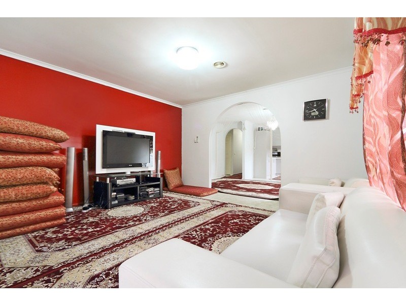 14 Lesley Drive, Hampton Park VIC 3976