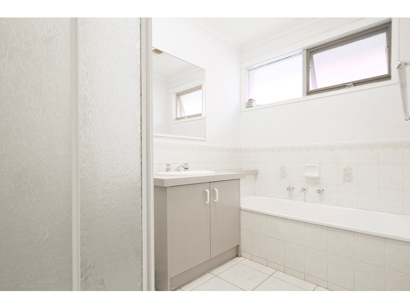 14 Lesley Drive, Hampton Park VIC 3976