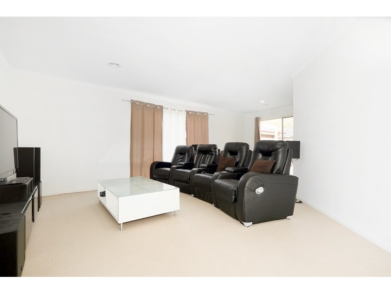 10 Menindee Terrace, Narre Warren South VIC 3805