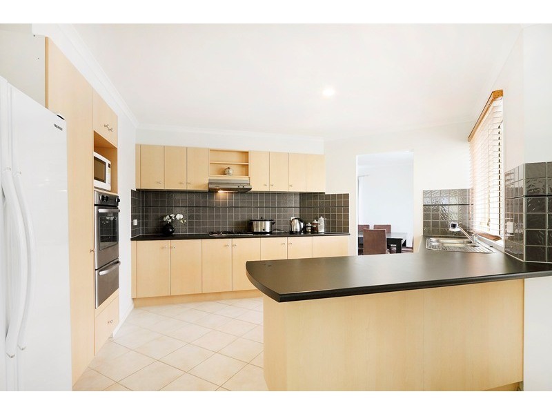 10 Menindee Terrace, Narre Warren South VIC 3805