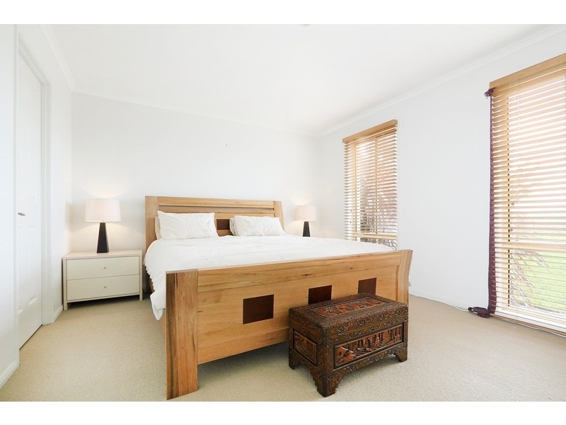 10 Menindee Terrace, Narre Warren South VIC 3805