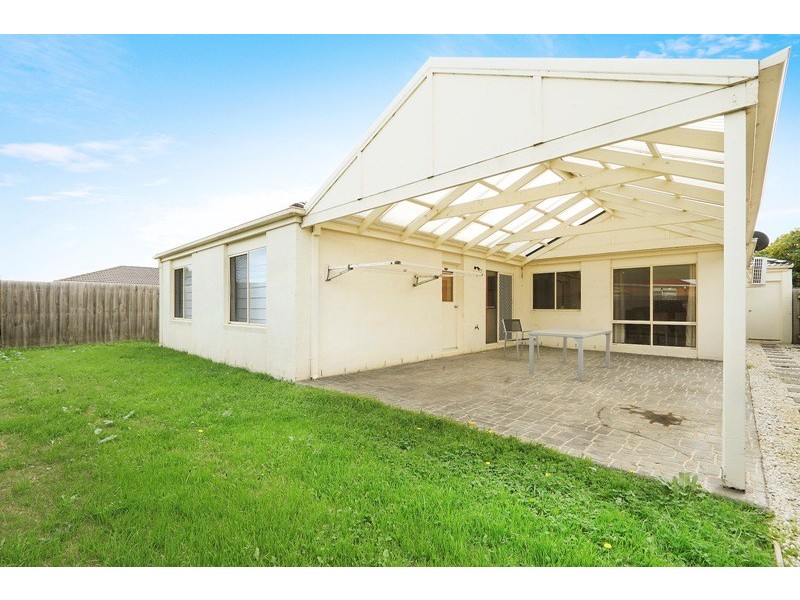 10 Menindee Terrace, Narre Warren South VIC 3805