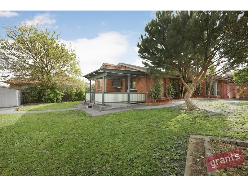 63 Ravensthorpe Crescent, Narre Warren VIC 3805