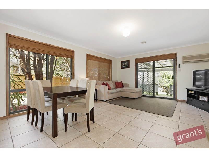 63 Ravensthorpe Crescent, Narre Warren VIC 3805