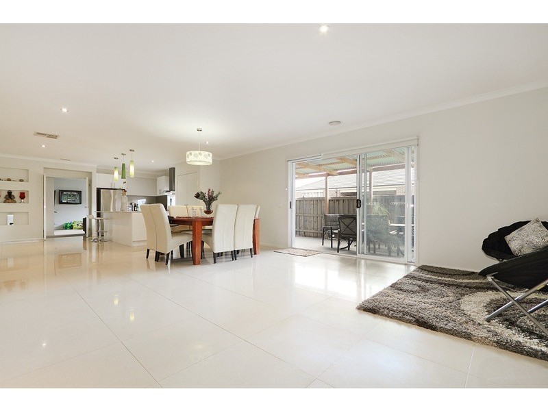 18 Viewline Way, Lyndhurst VIC 3975