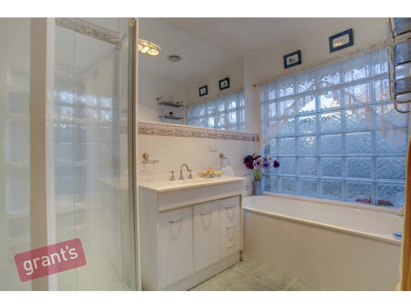 2 Western Way, Narre Warren VIC 3805