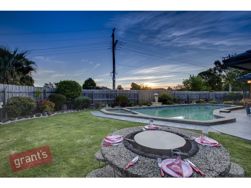 2 Western Way, Narre Warren VIC 3805