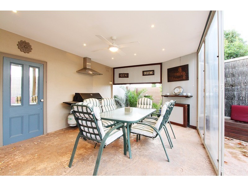 2 Towong Street, Dandenong North VIC 3175