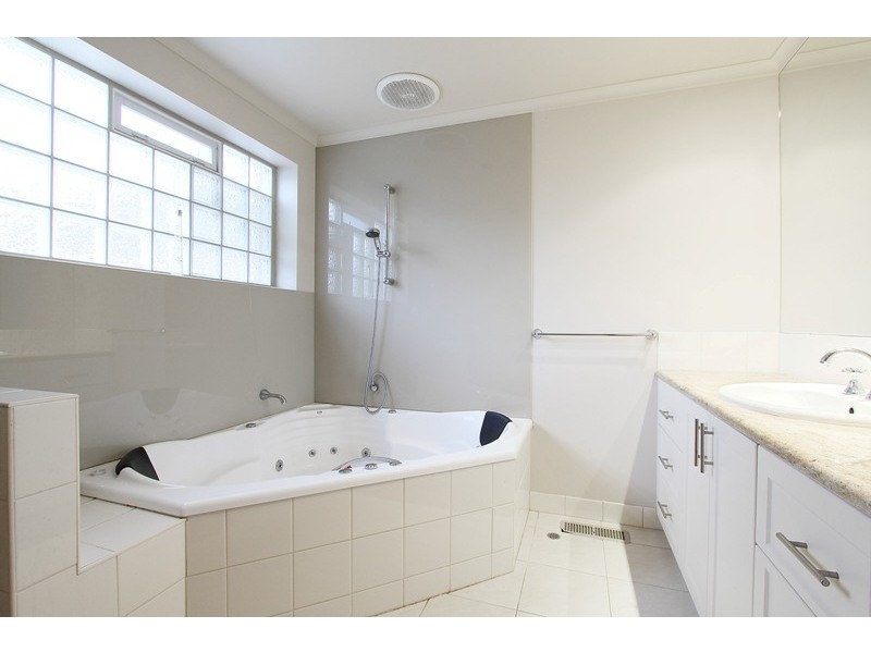 2 Towong Street, Dandenong North VIC 3175