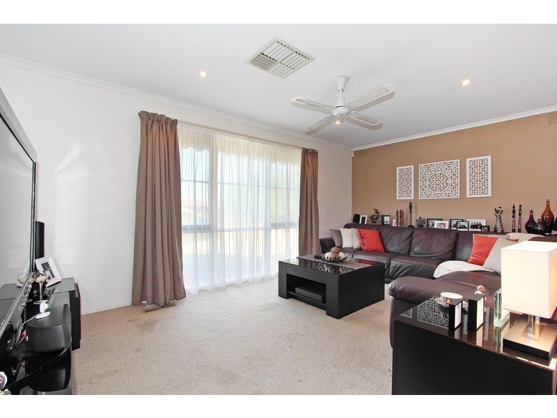 4 Heatherlea Crescent, Narre Warren VIC 3805