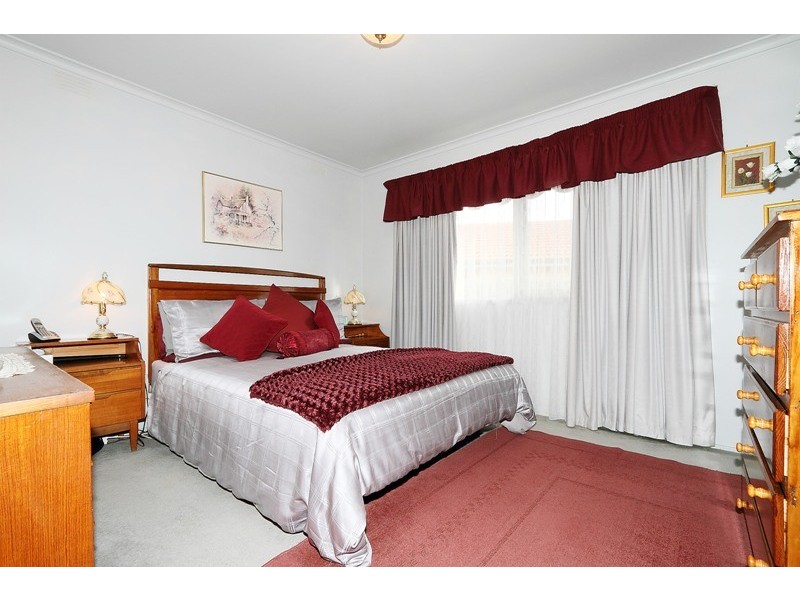 8 Fountain Drive, Narre Warren VIC 3805