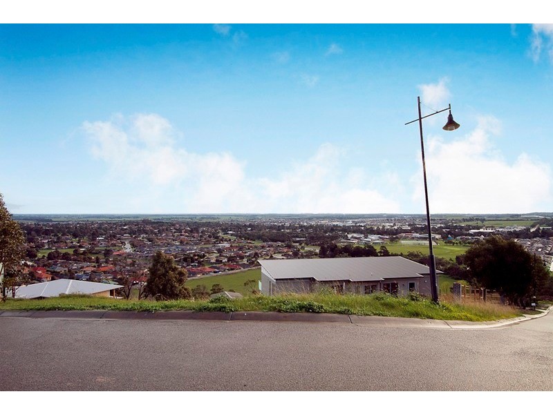37 Highland Drive, Pakenham VIC 3810