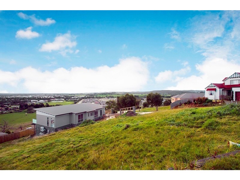 37 Highland Drive, Pakenham VIC 3810