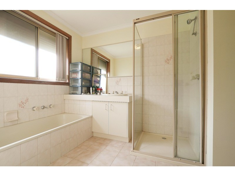 2/241 Power Road, Endeavour Hills VIC 3802