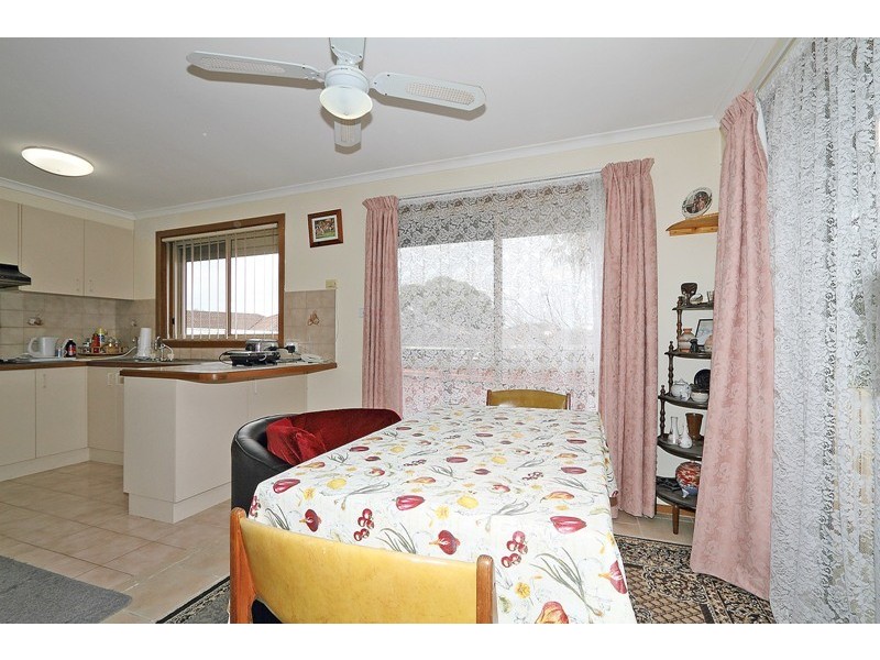 2/241 Power Road, Endeavour Hills VIC 3802