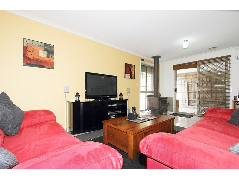 3 Theresa Gardens, Endeavour Hills VIC 3802