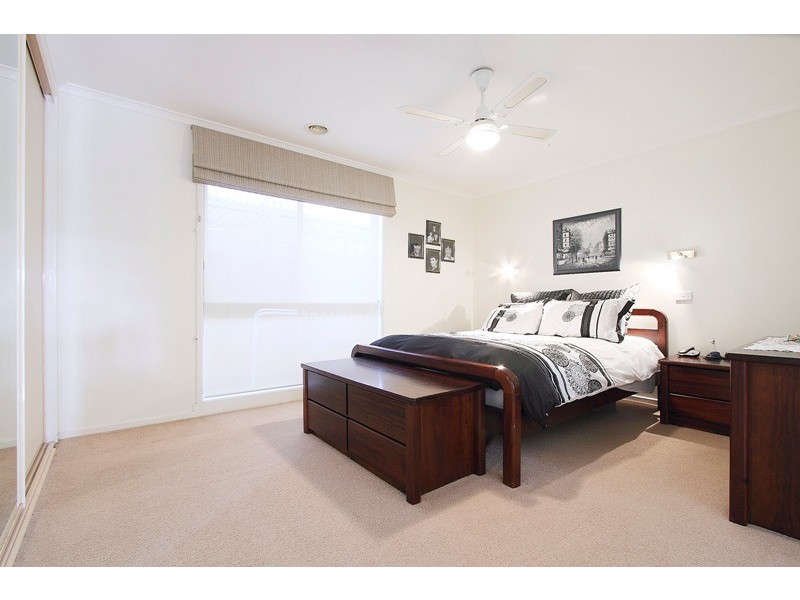 3 Theresa Gardens, Endeavour Hills VIC 3802