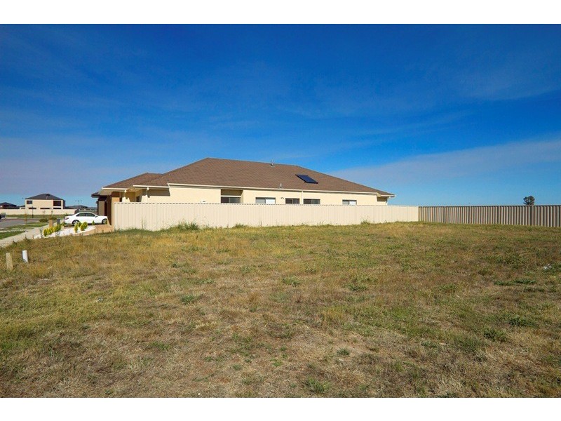 16 Audley Street, Pakenham VIC 3810