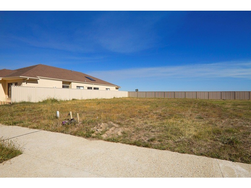 16 Audley Street, Pakenham VIC 3810